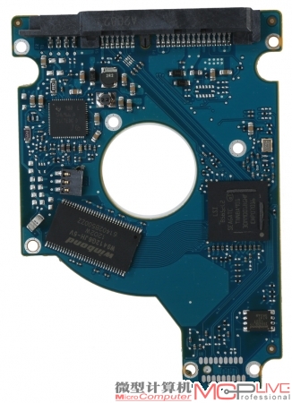 相对来说，7mm 2.5英寸HDD中Momentus Thin主控方案的缓存规格强。但它的单碟容量则是低的，这会明显影响性能。